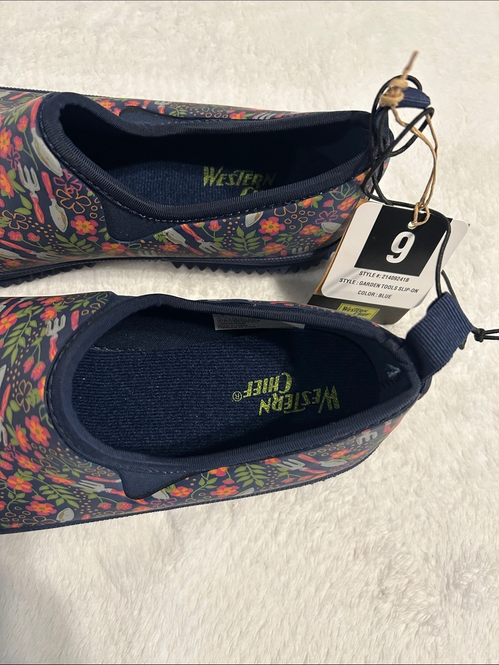 Western Chief Navy Floral & Cactus Slip-On Moccasins. Garden tools - Picture 9 of 11